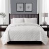 Twin/Twin XL 2-Piece White Polyester Microfiber Diamond Quilted Quilt Set